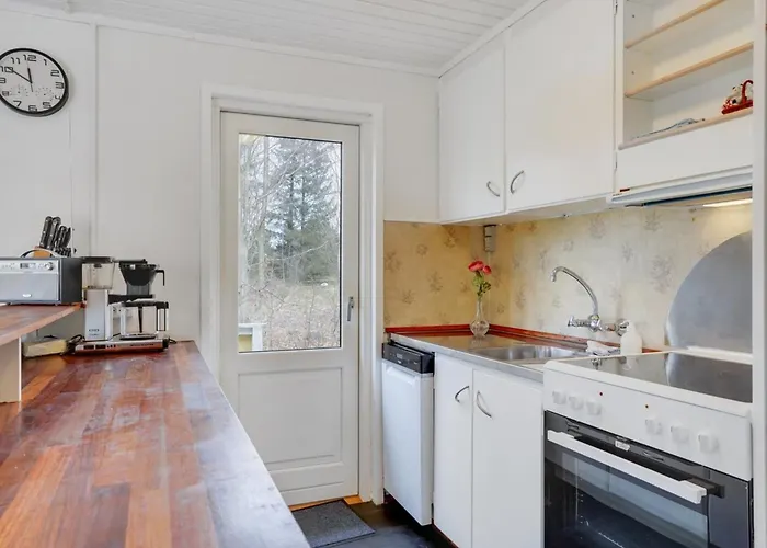 Casa de Férias Hejne - 29km From The Sea By Interhome